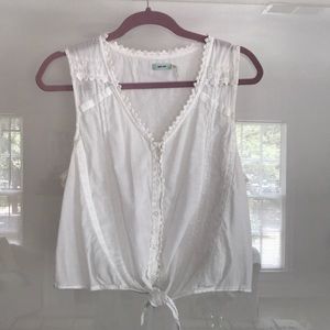 Pretty Lace UO crop top perfect for boho festival!